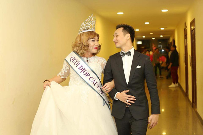 Táo Quân: Cô Đẩu Công Lý sẽ lên xe hoa với MC Thành Trung? Táo Quân: Cô Đẩu Công Lý sẽ lên xe hoa với MC Thành Trung?